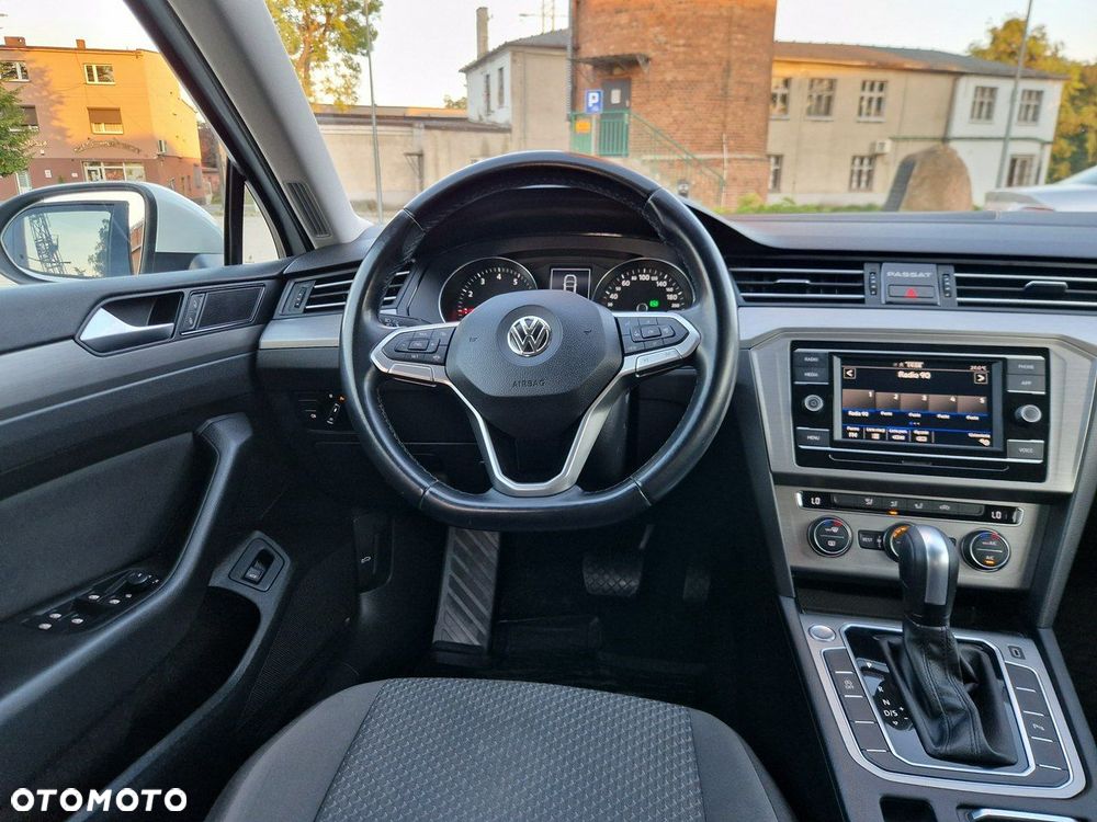 Volkswagen Passat - 19