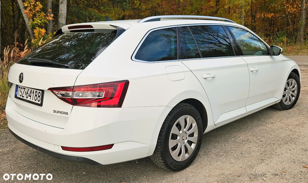 Skoda Superb 2.0 TDI Active DSG - 25