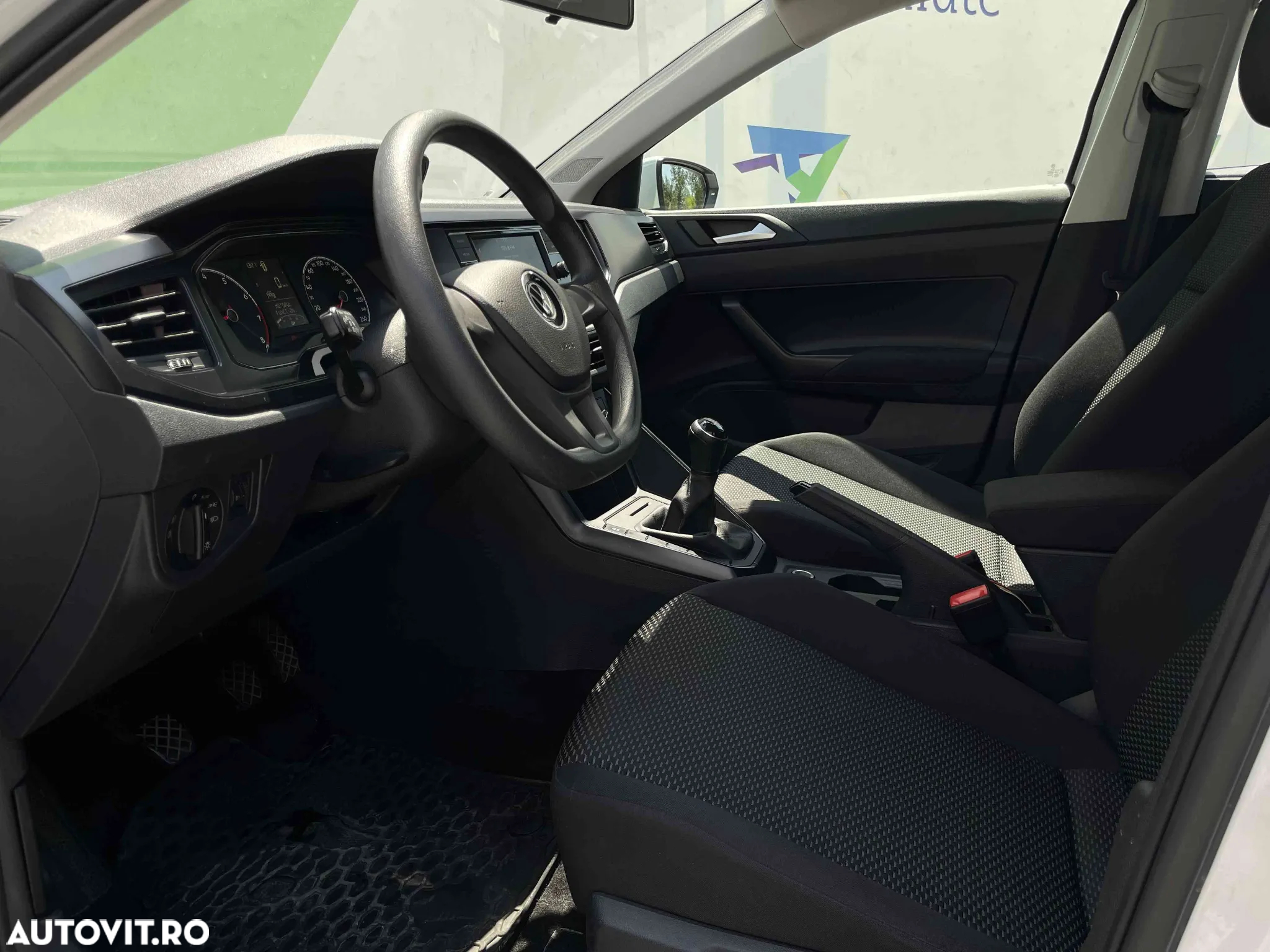 Volkswagen Polo - 13