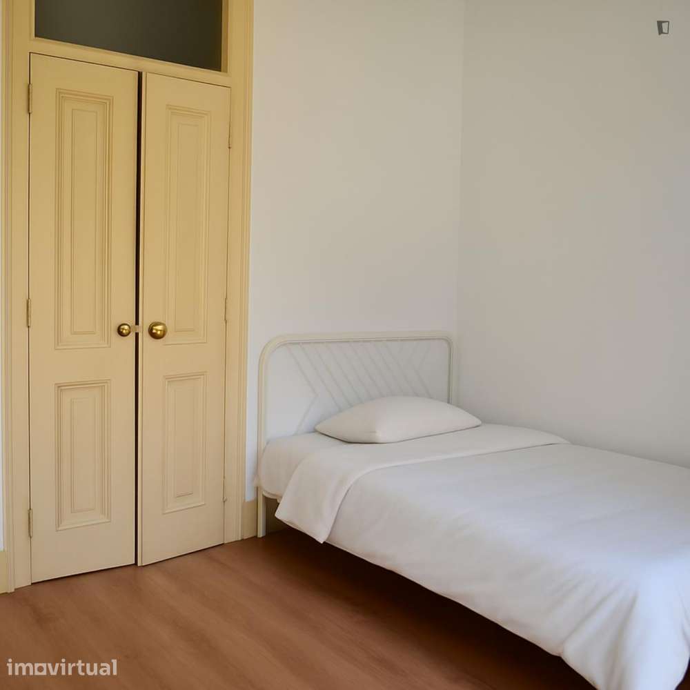 Quarto - localizado em Anjos Lisbon - Grande imagem: 2/26