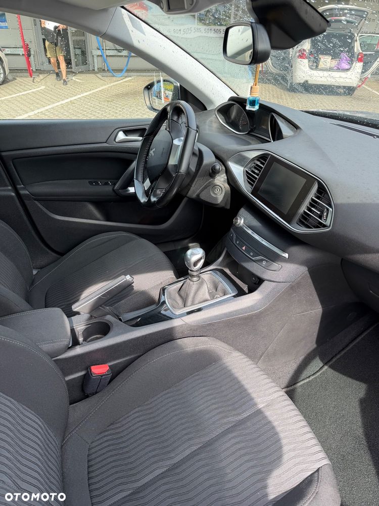 Peugeot 308 1.2 PureTech Active S&S - 17