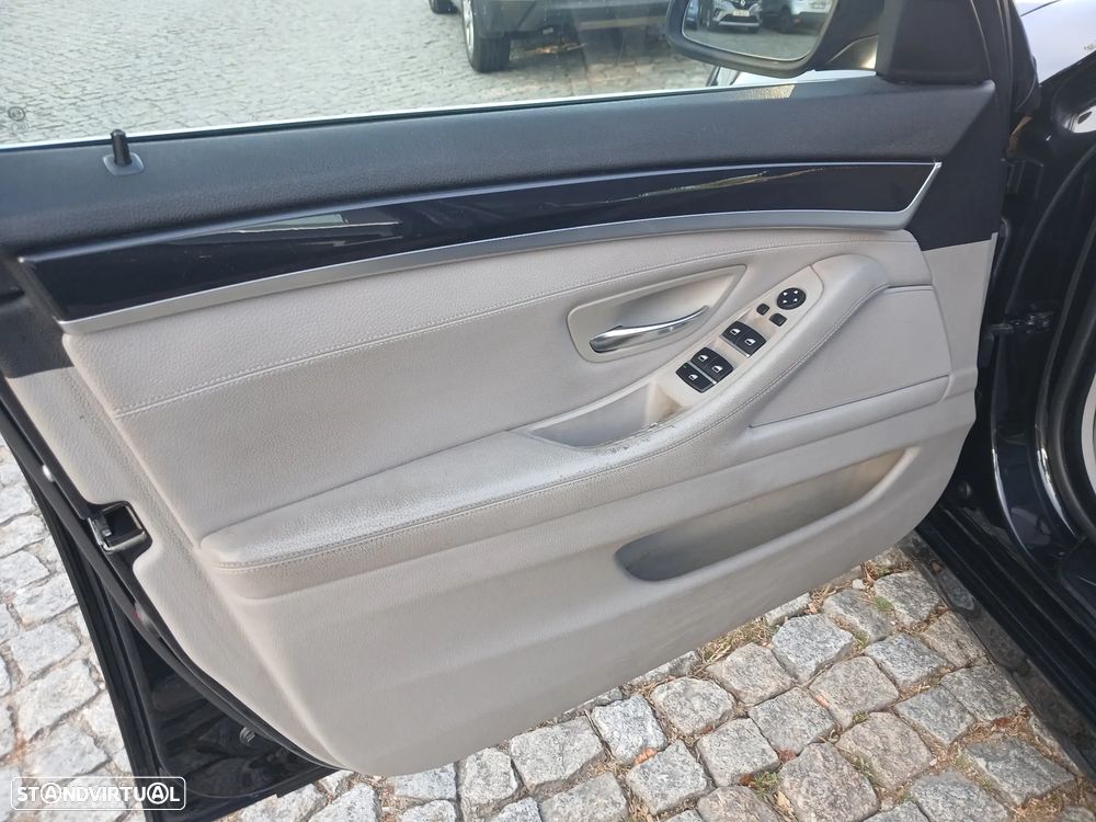 BMW 525 d xDrive Exclusive Auto - 24
