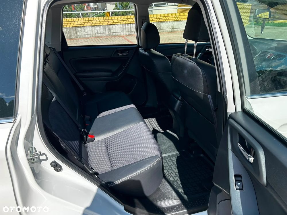 Subaru Forester 2.0XT Platinum Lineartronic - 31