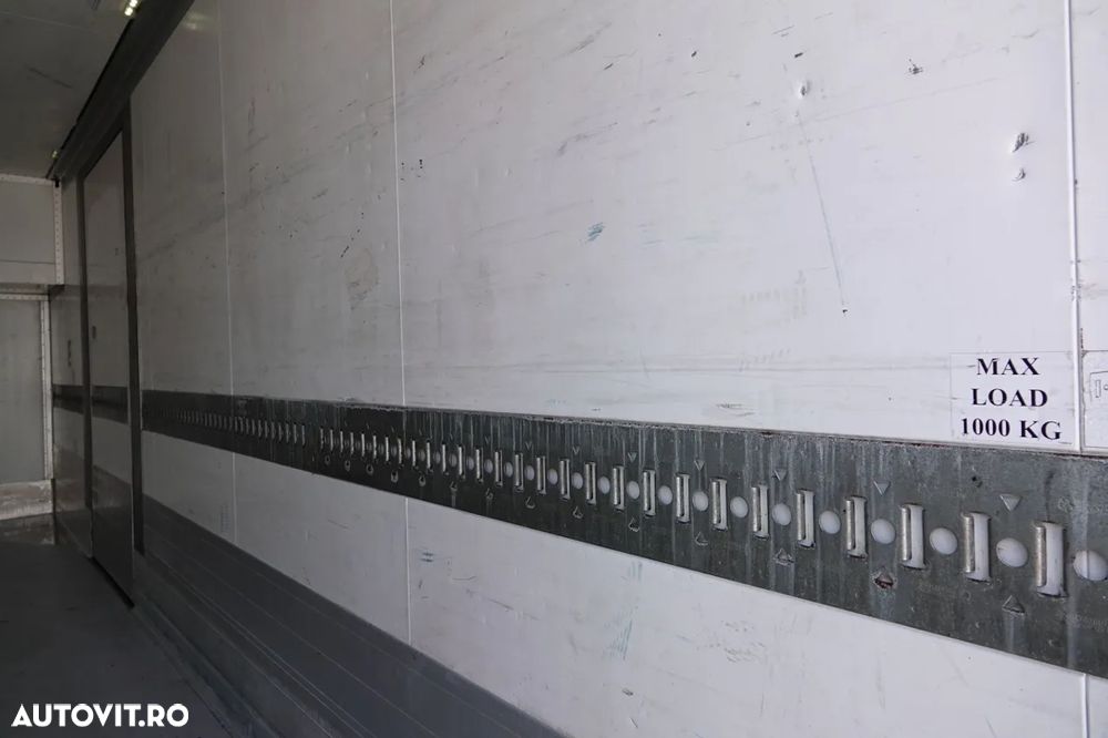 Schmitz Cargobull REMORCA FRIGORIFERĂ / CARIER SUPRA 1250 MT / BARĂ DE RIDICARE / SAF - 18