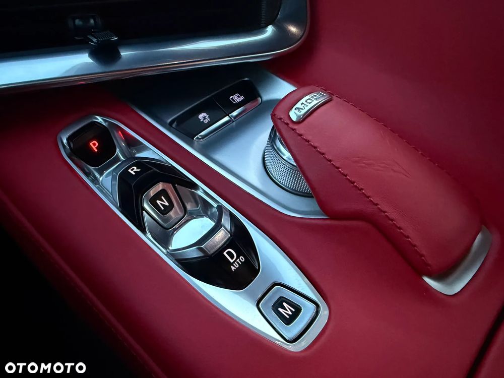 Chevrolet Corvette - 20