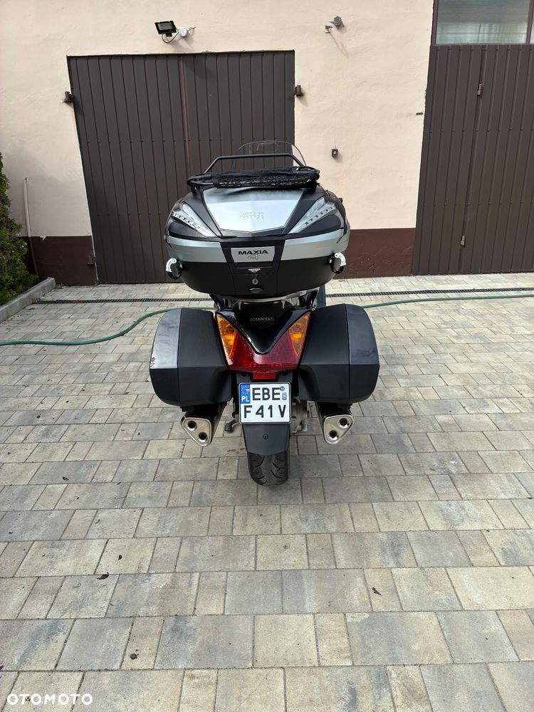 Honda ST - 6