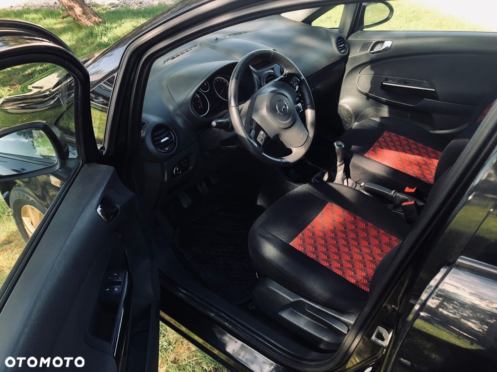 Opel Corsa 1.4 16V Color Edition - 11