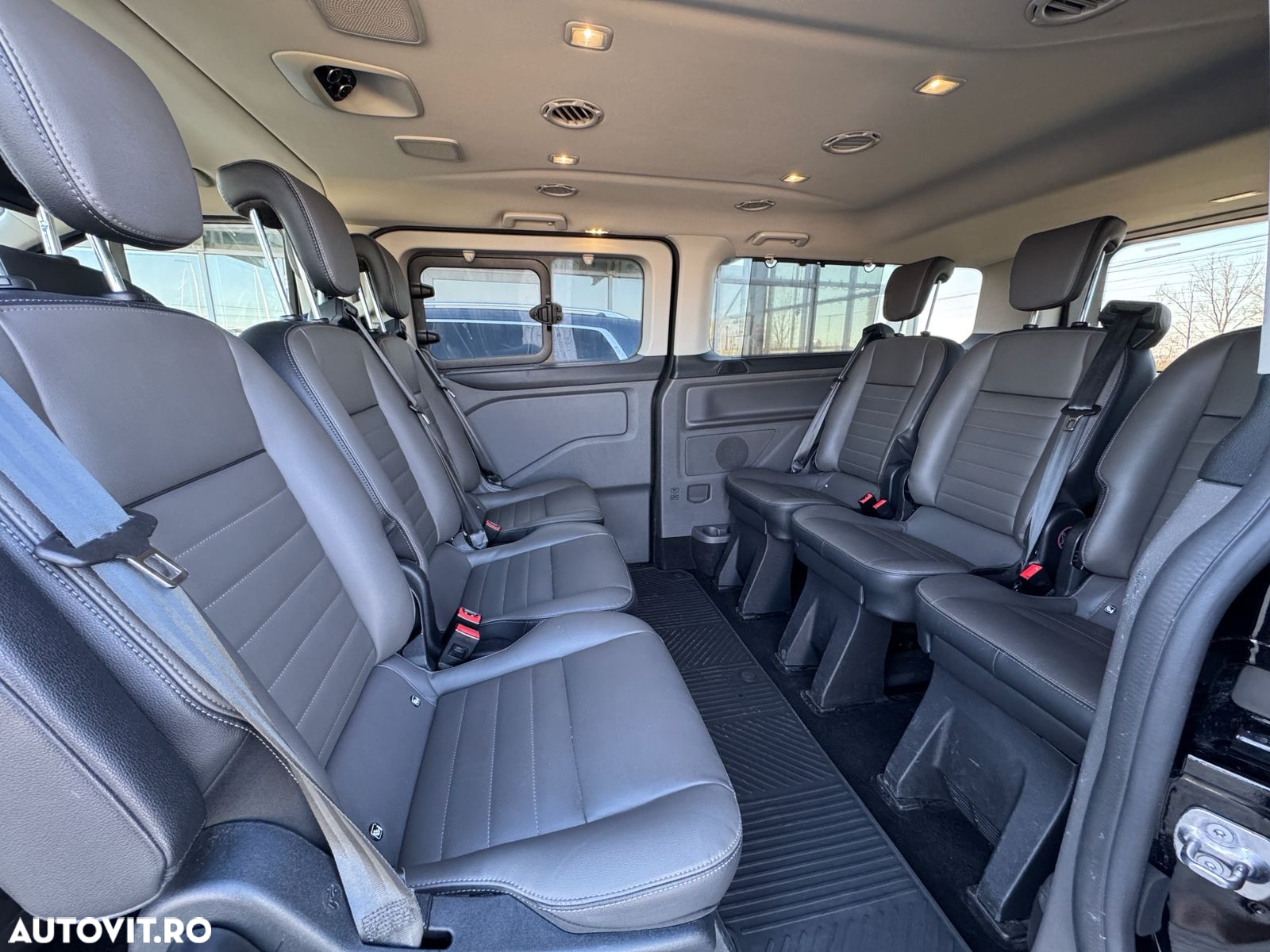 Ford Tourneo Custom Bus 320 2.0 EcoBlue 170 CP L2H1 Titanium X Aut. - 29