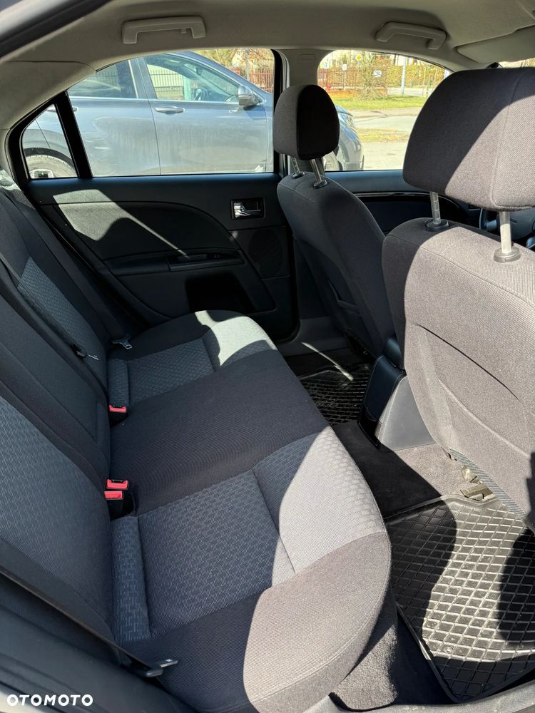 Ford Mondeo 1.8 Ghia - 9