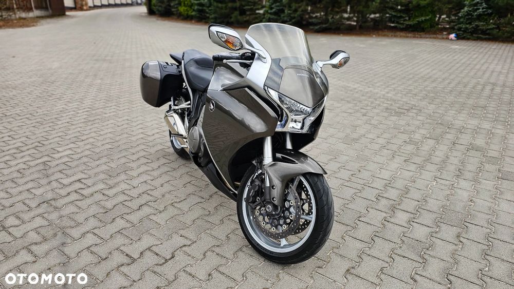 Honda VFR - 18