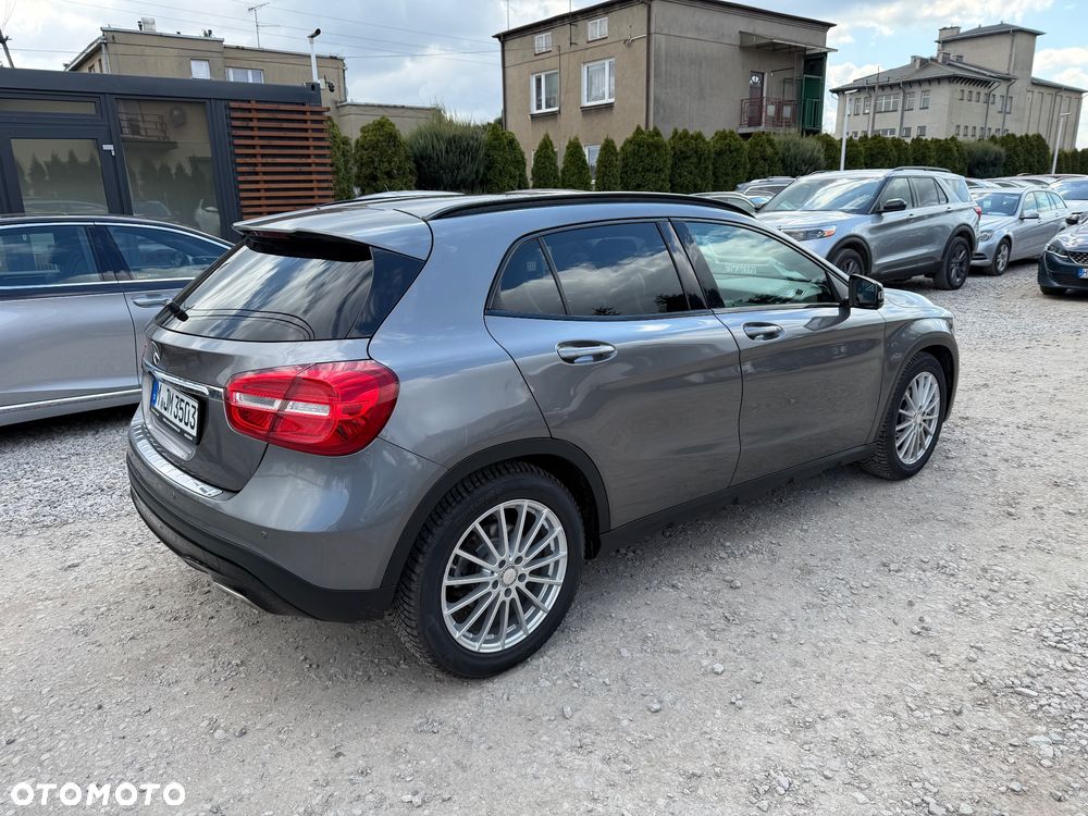 Mercedes-Benz GLA 200 Urban - 20