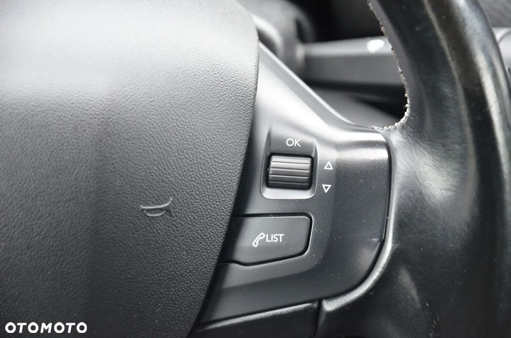 Peugeot 208 PureTech 110 Stop & Start EAT6 Allure - 22