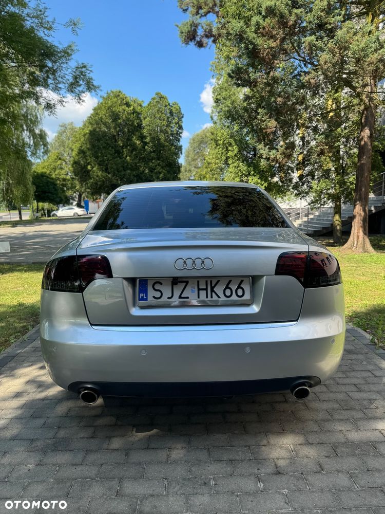 Audi A4 Limousine - 16