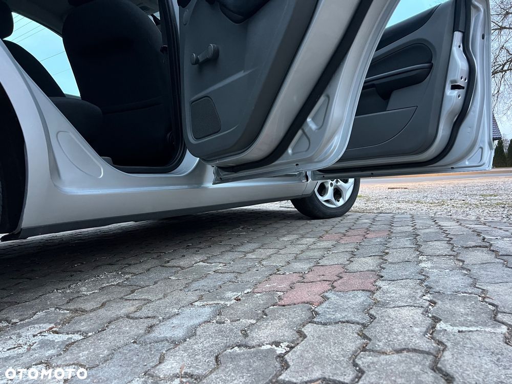 Ford Focus 1.6 16V Trend - 14