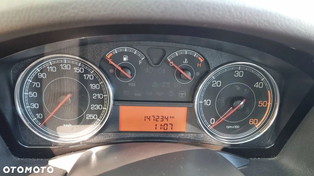 Fiat Croma ver-1-9jtd-dynamic - 9