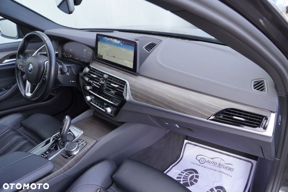 BMW Seria 5 520d Luxury Line sport - 10