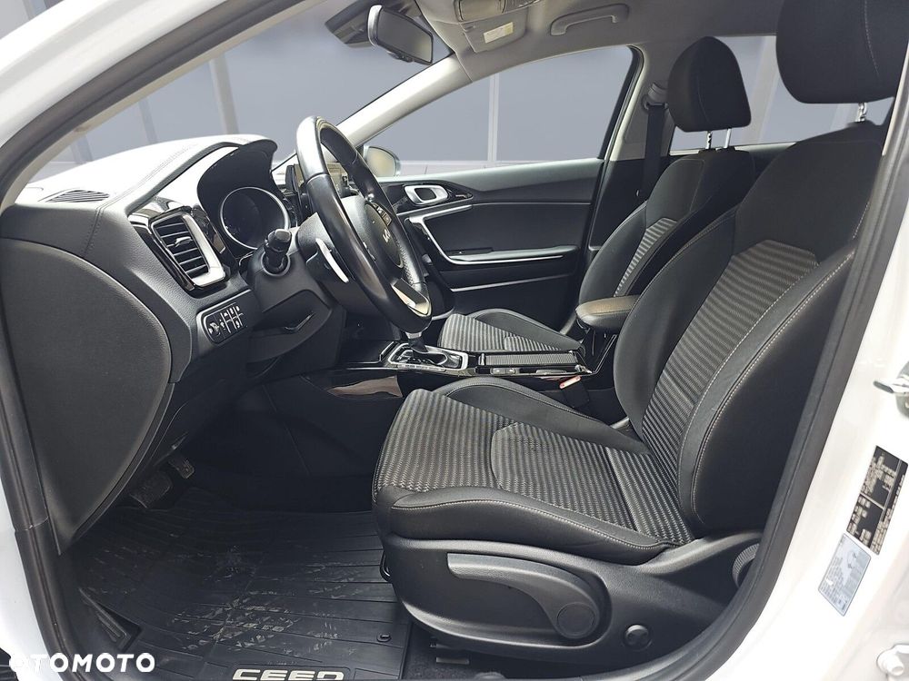 Kia Ceed 1.6 GDI PHEV L DCT - 9