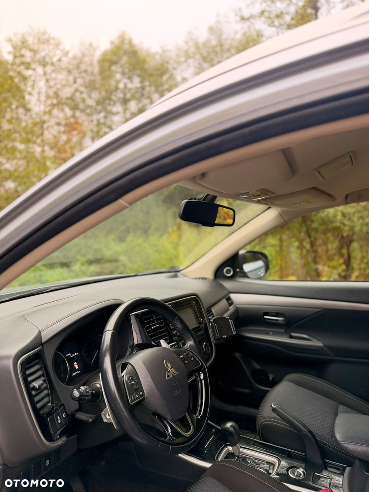 Mitsubishi Outlander - 6