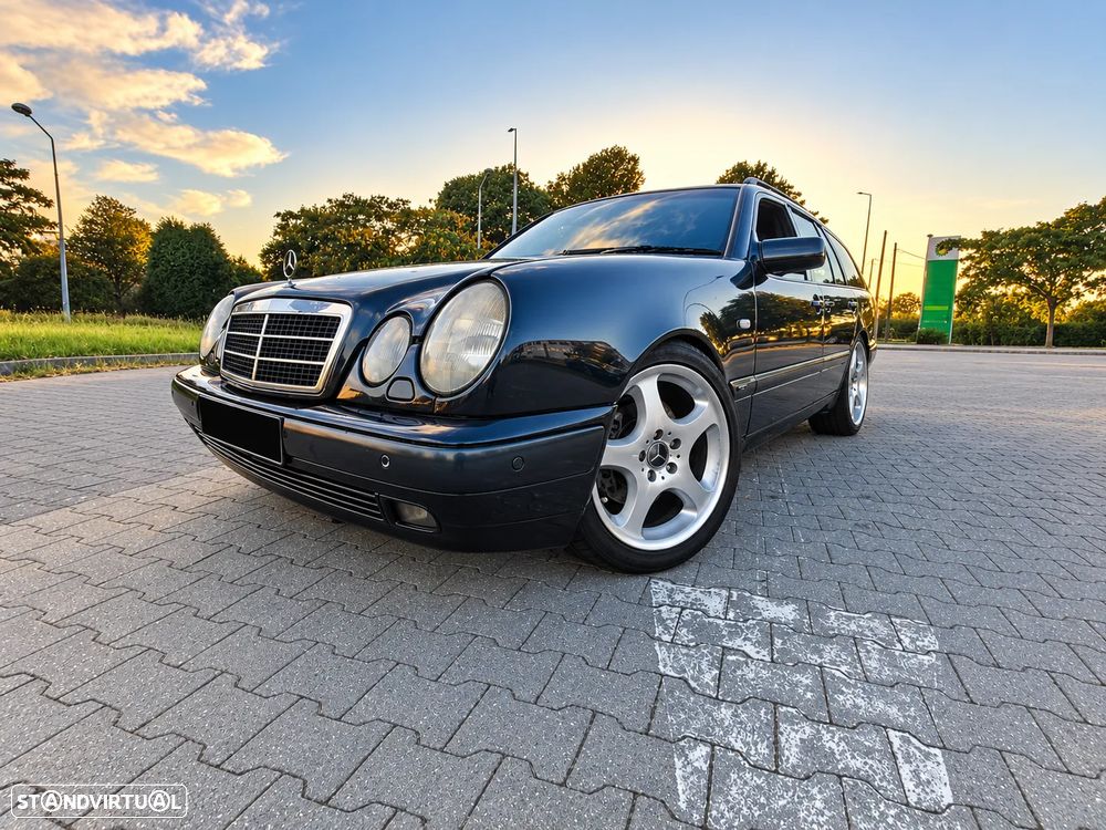 Mercedes-Benz E 220 - 1