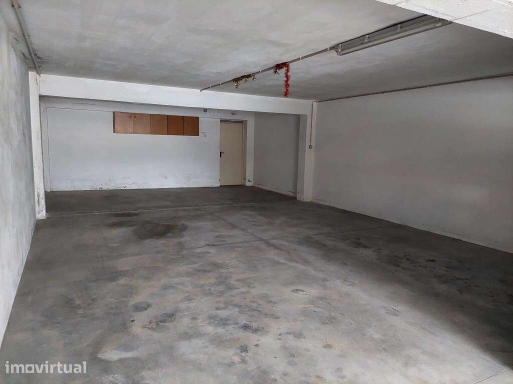 Garagens - Ferreiros - Grande imagem: 2/6