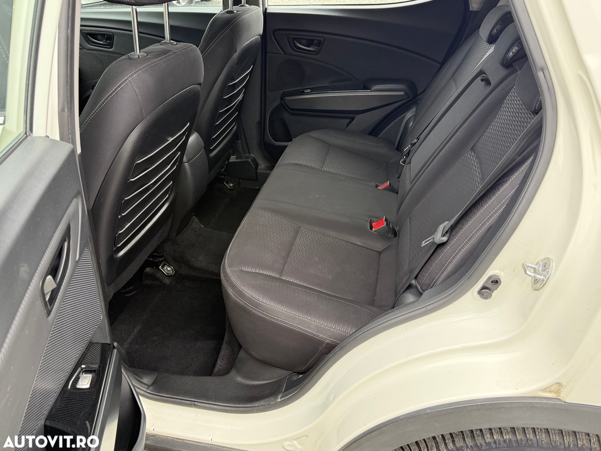 SsangYong XLV 1.6 e-XGI STD Plus - 16
