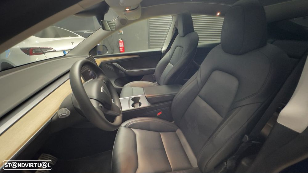 Tesla Model Y Performance Dual Motor AWD - 18