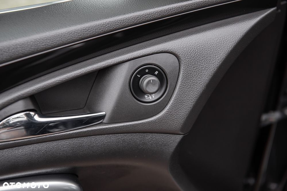 Opel Insignia - 17