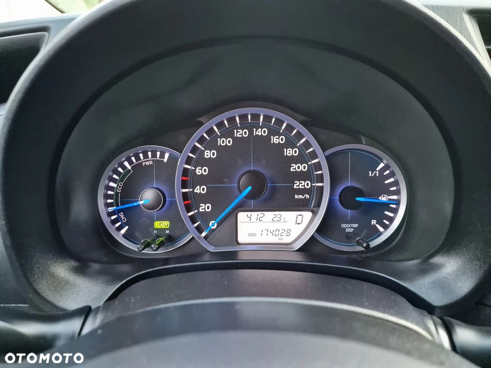 Toyota Yaris Hybrid 100 Business Edition - 32