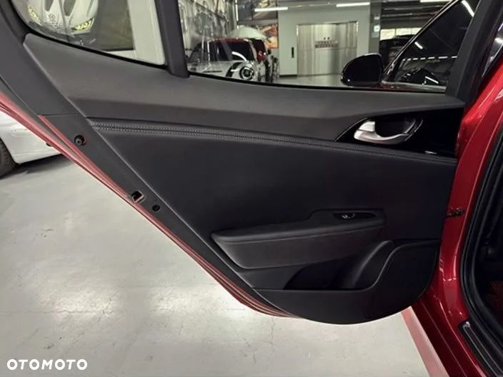 Kia Stinger 2.0 T-GDI GT Line - 22