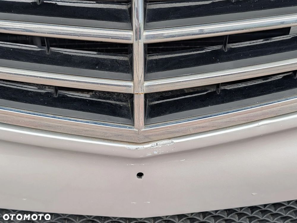 ZDERZAK PAS PRZEDNI MASKA PRZÓD MERCEDES E-KLASA W212 2.2 CDI 775 - 4
