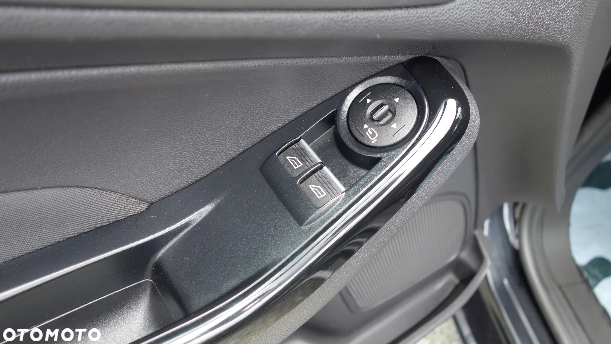 Ford Fiesta 1.0 EcoBoost Titanium - 17