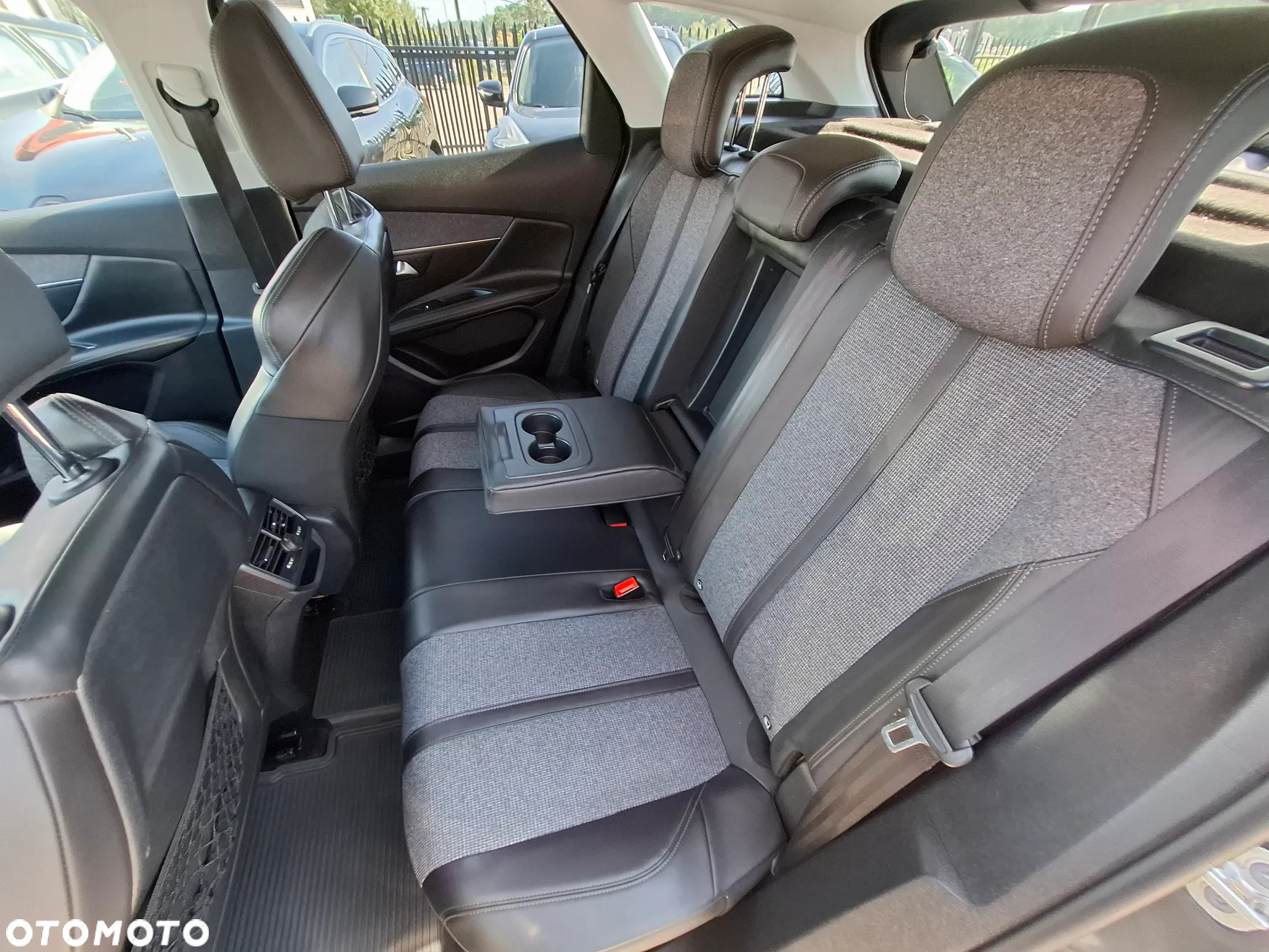 Peugeot 3008 1.5 BlueHDi Allure S&S EAT8 - 14