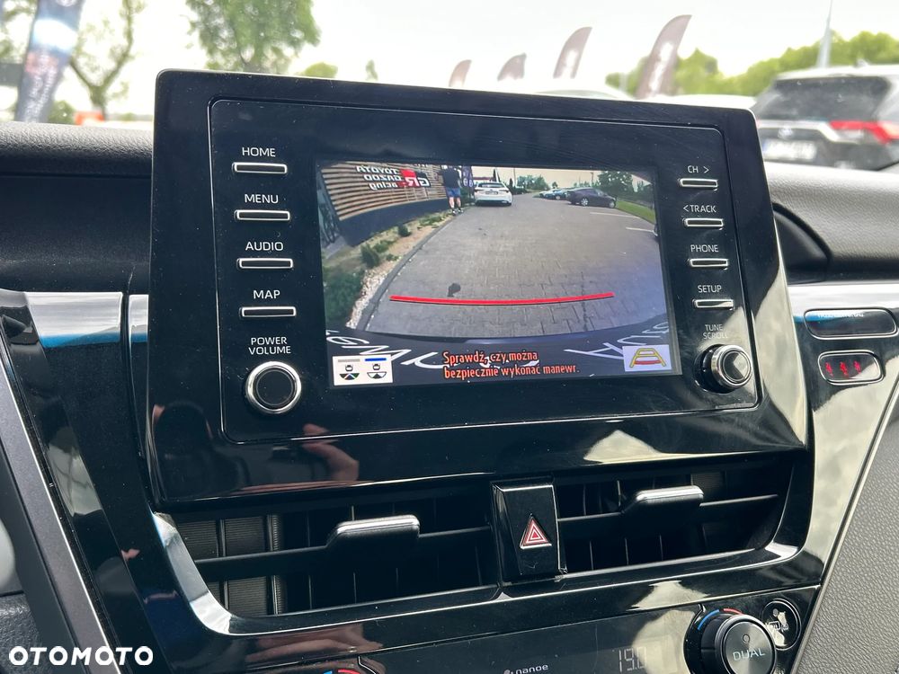 Toyota Camry 2.5 Hybrid Comfort CVT - 18
