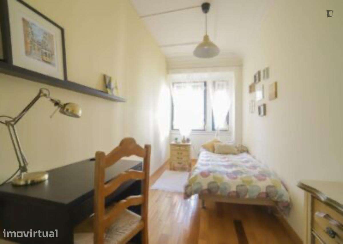 Quarto - localizado em Alameda Lisbon - Grande imagem: 2/7