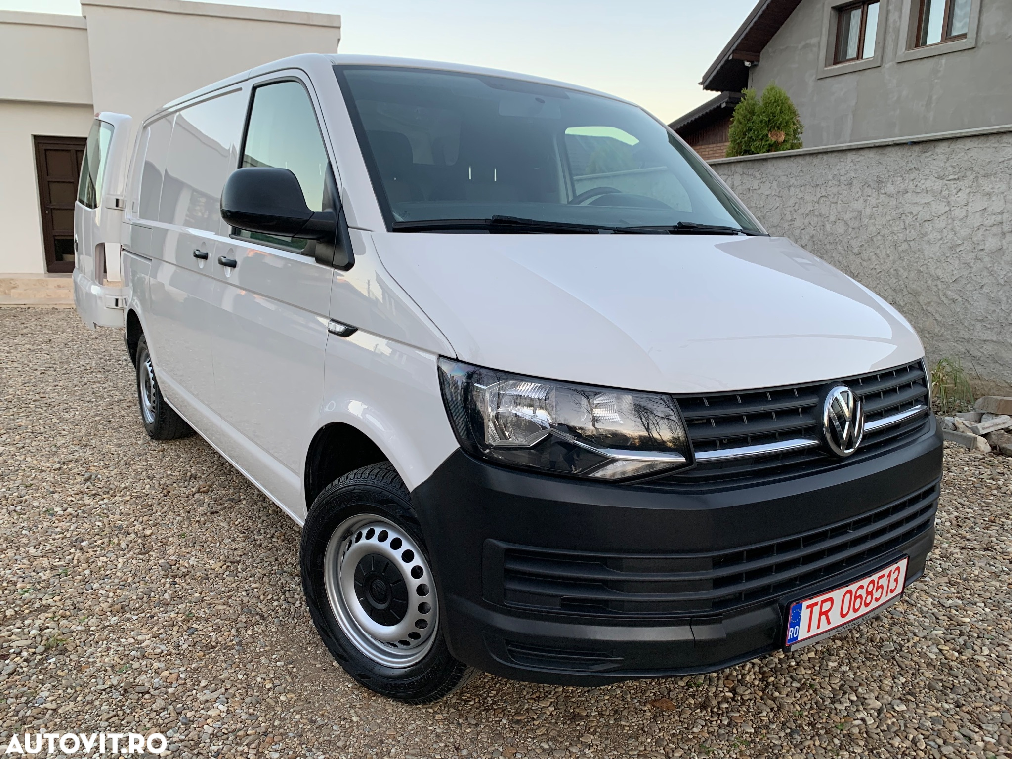Volkswagen Transporter Kombi T6 2.0 TDI 84 kW KR - 34