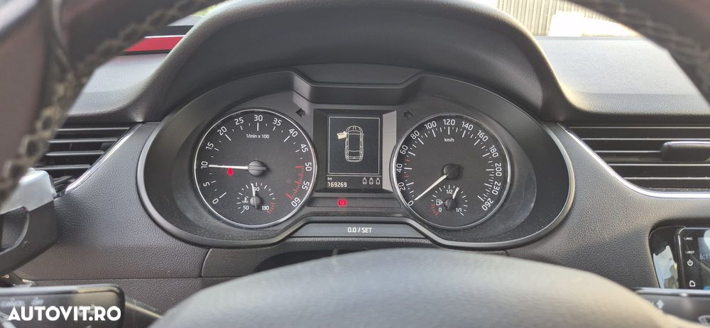 Skoda Octavia 1.6 TDI DSG Style - 5