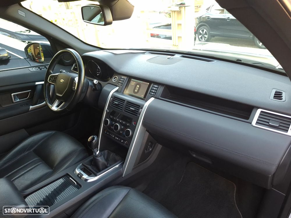 Land Rover Discovery Sport TD4 HSE Luxury - 24