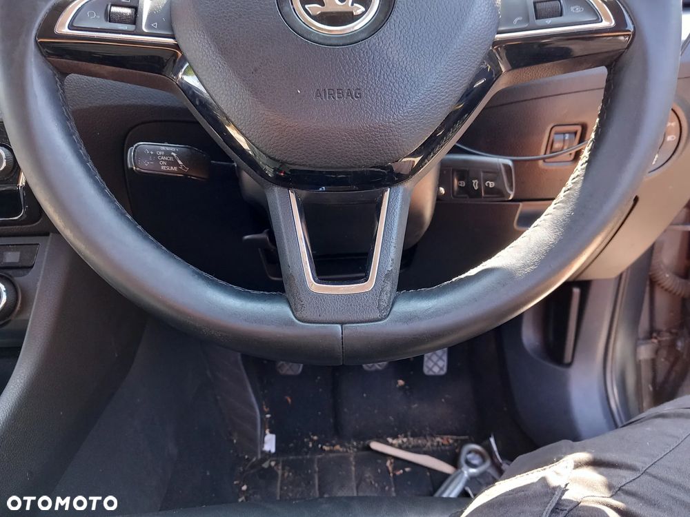 SKODA SUPERB III KIEROWNICA SKÓRA 3 RAMIONA MULTUFUNKCJA - 5