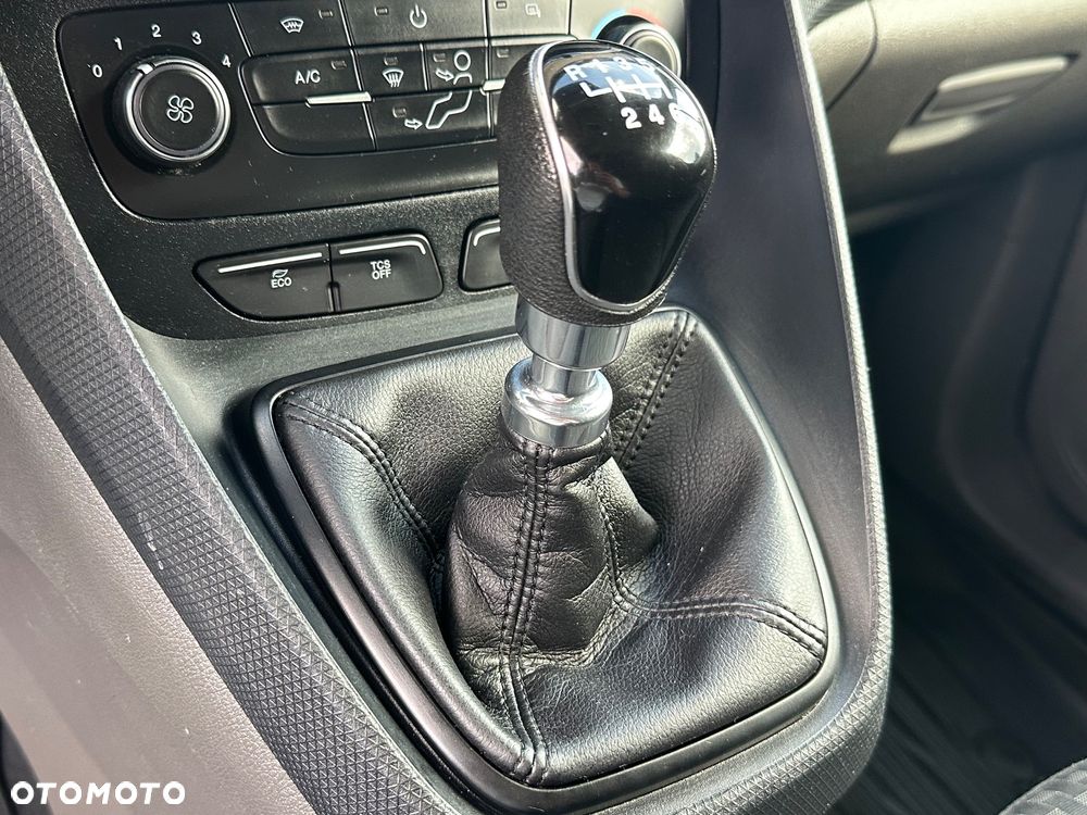 Ford Connect - 38