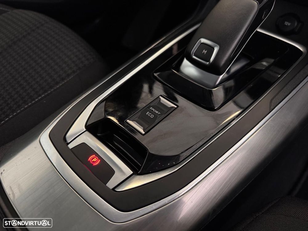 Peugeot 308 1.2 PureTech Allure EAT8 - 11