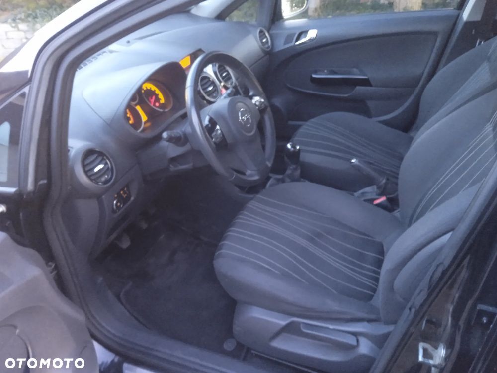 Opel Corsa 1.4 16V Edition - 4