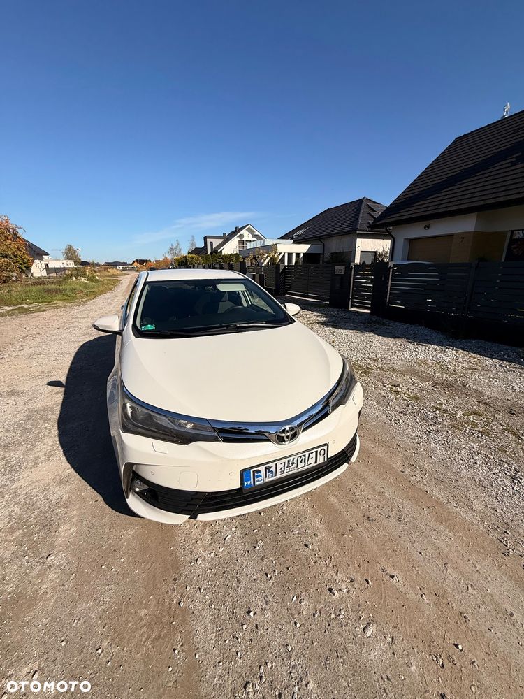 Toyota Corolla - 1