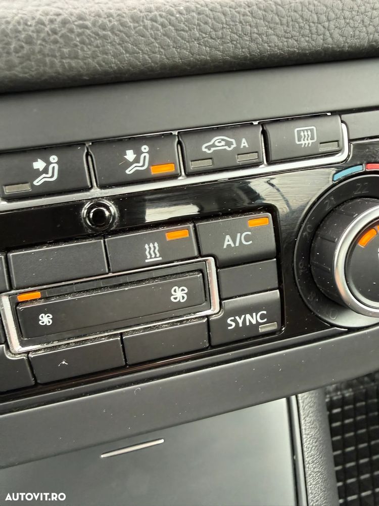 Volkswagen Tiguan 2.0 TDI DPF 4Motion BlueMotion Technology Track & Style - 26