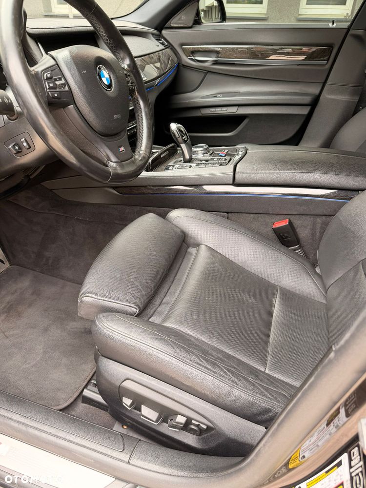 BMW Seria 7 740Li - 11