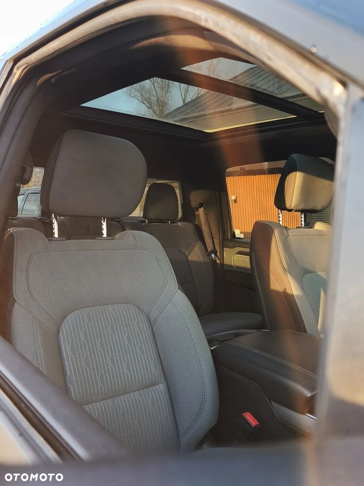 RAM 1500 Crew Cab Shortbed Bighorn - 25