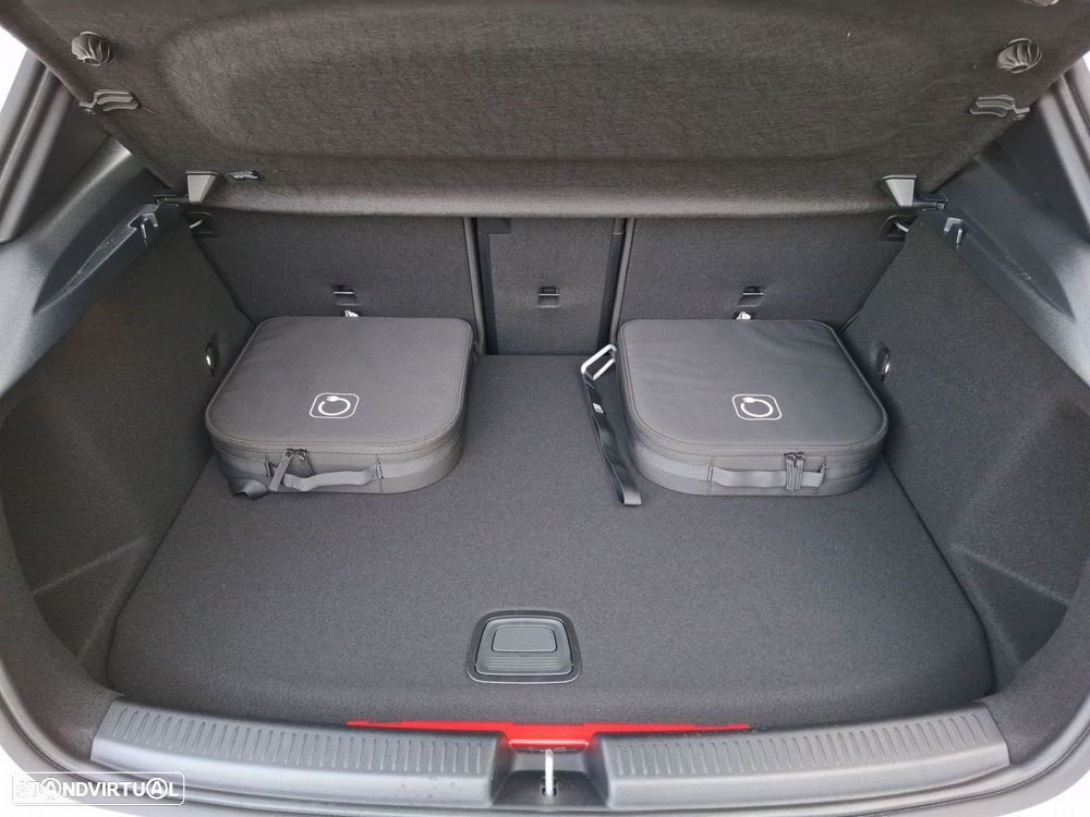 Mercedes-Benz A 250 e - 23