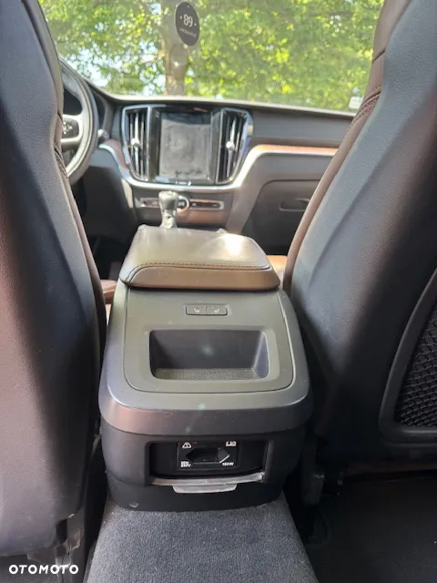 Volvo V60 Cross Country D4 AWD - 34