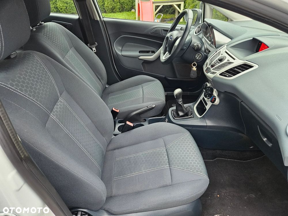 Ford Fiesta 1.4 Champions Edition - 16