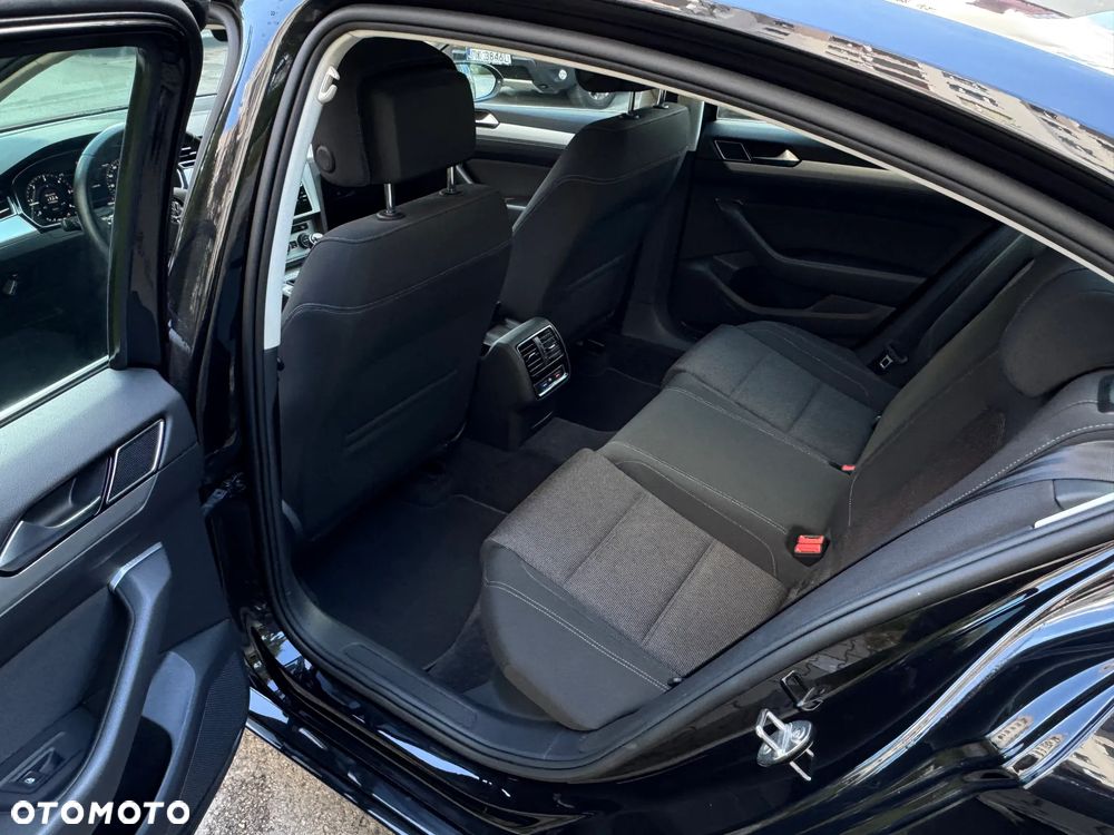 Volkswagen Passat - 5