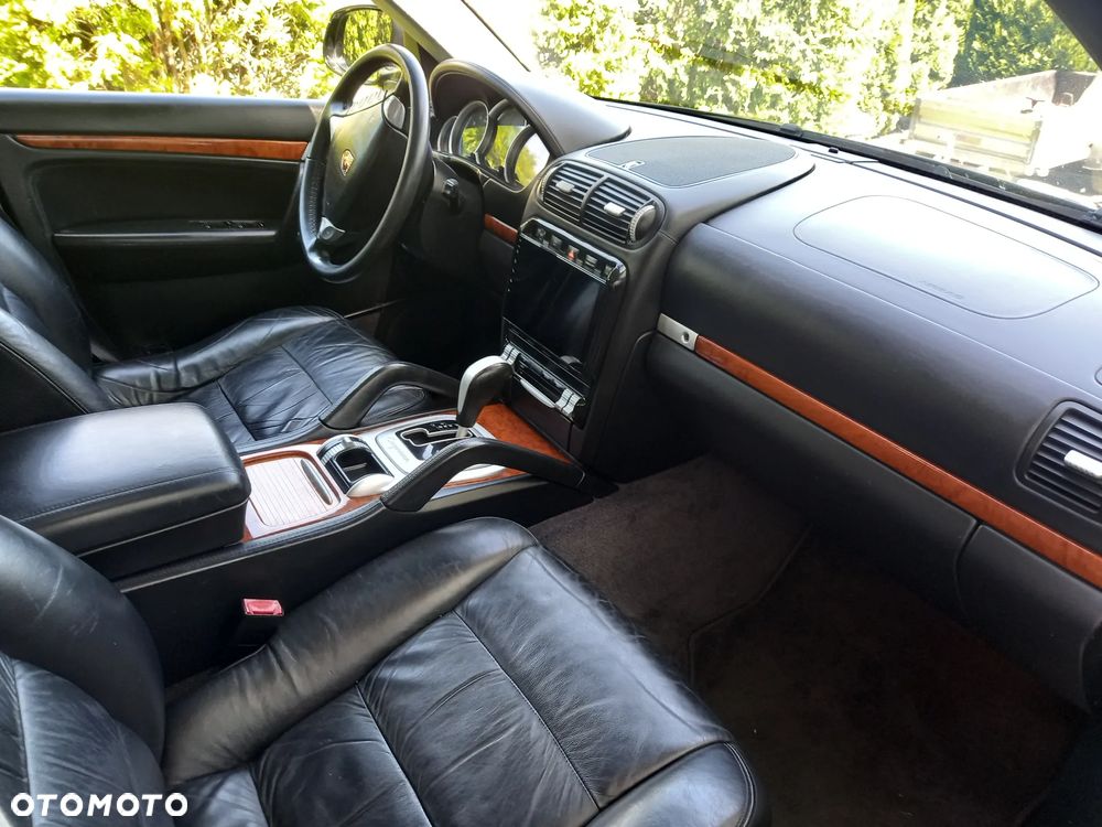 Porsche Cayenne - 6